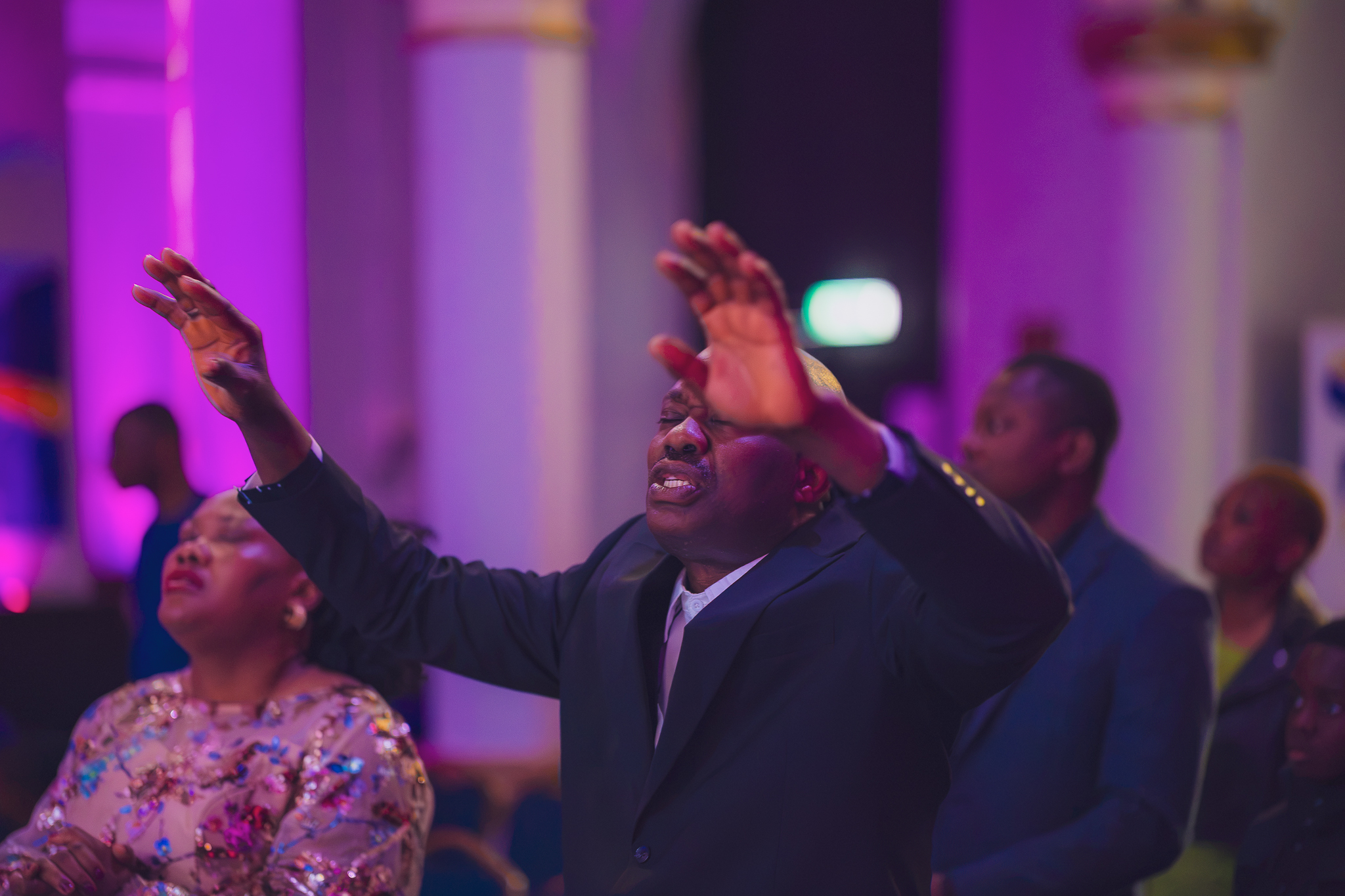 Engaging Praise & Worship